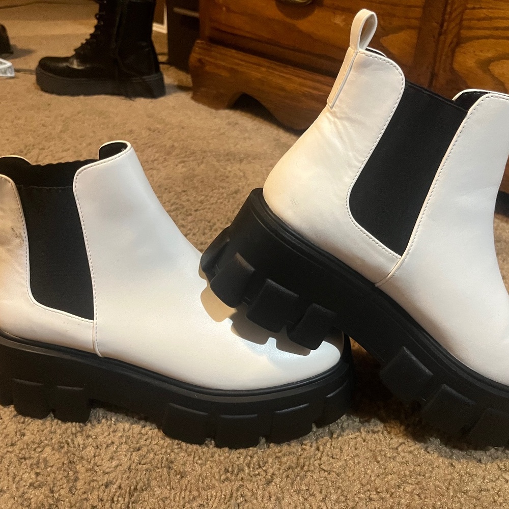 Forever 21 white boots